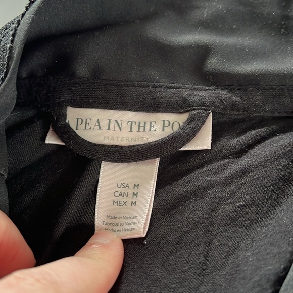 Pea in the Pod Black Robe with Lace details - Picture 2 of 2